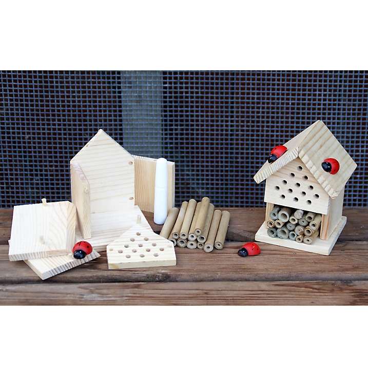 Gifts in a Tin - Build Your Own Insect House - new